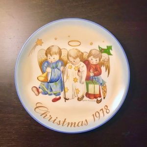 1978 Christmas Hummel Plate